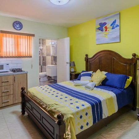 Omira Apartment Suites וילמסטאד מראה חיצוני תמונה
