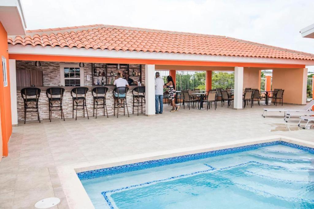 Omira Apartment Suites וילמסטאד מראה חיצוני תמונה