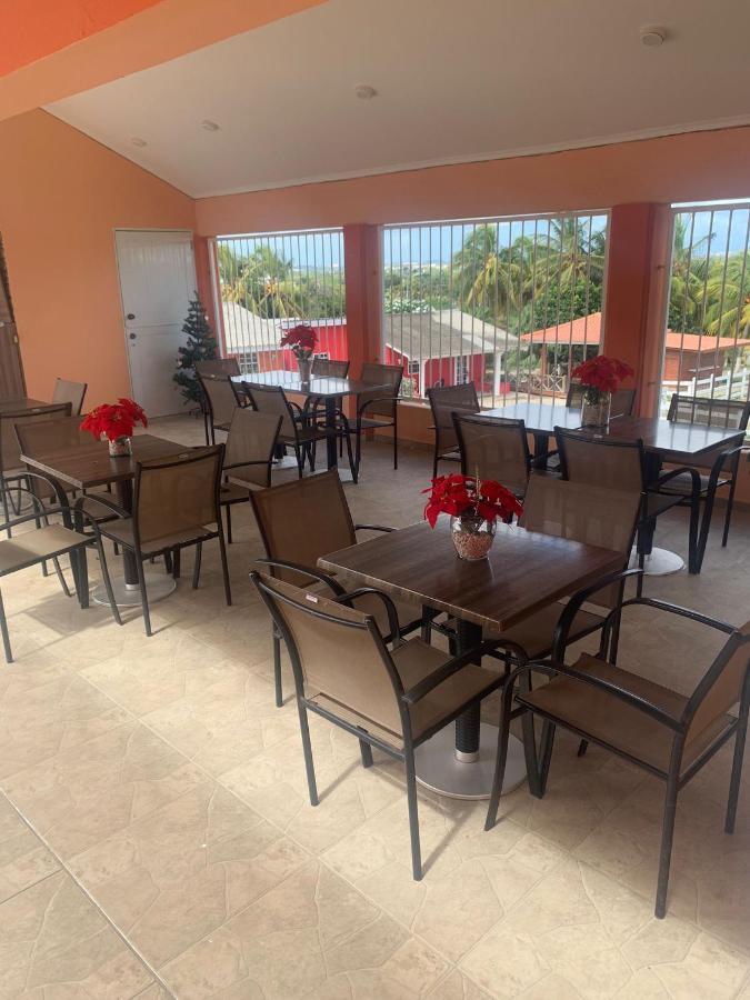 Omira Apartment Suites וילמסטאד מראה חיצוני תמונה